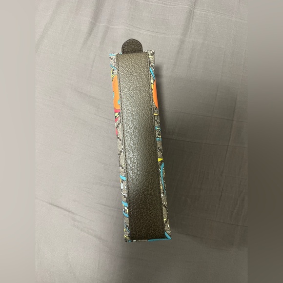 New Gucci Zipper Pencil Case Gucci x Disney Donald
Duck Zipper Pencil Case - Picture 5 of 11